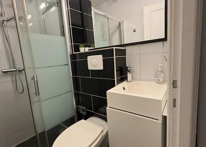 à Deux Pas Du Métro Paris