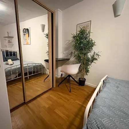 à Deux Pas Du Métro Paris