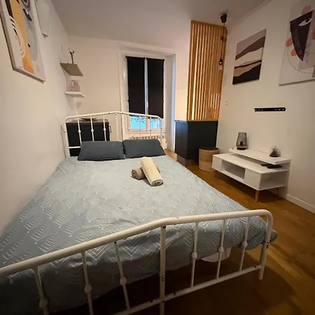 A Deux Pas Du Metro * 巴黎